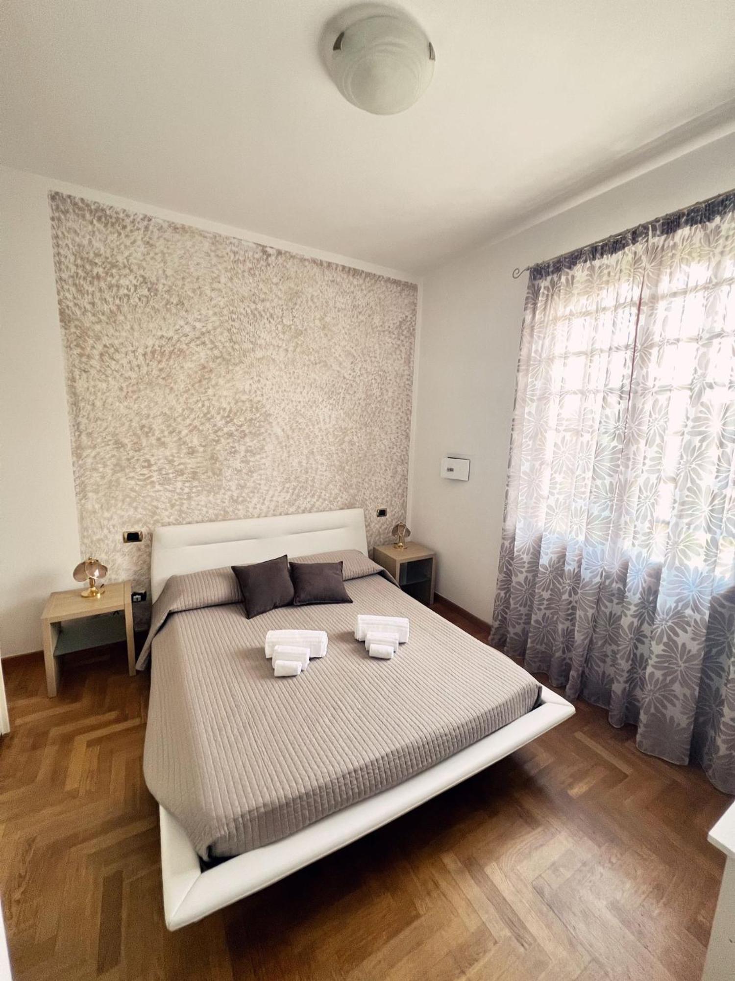 Prima Luce Hotell Peschiera del Garda Exteriör bild